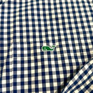 Vineyard Vines men’s shirt, like new